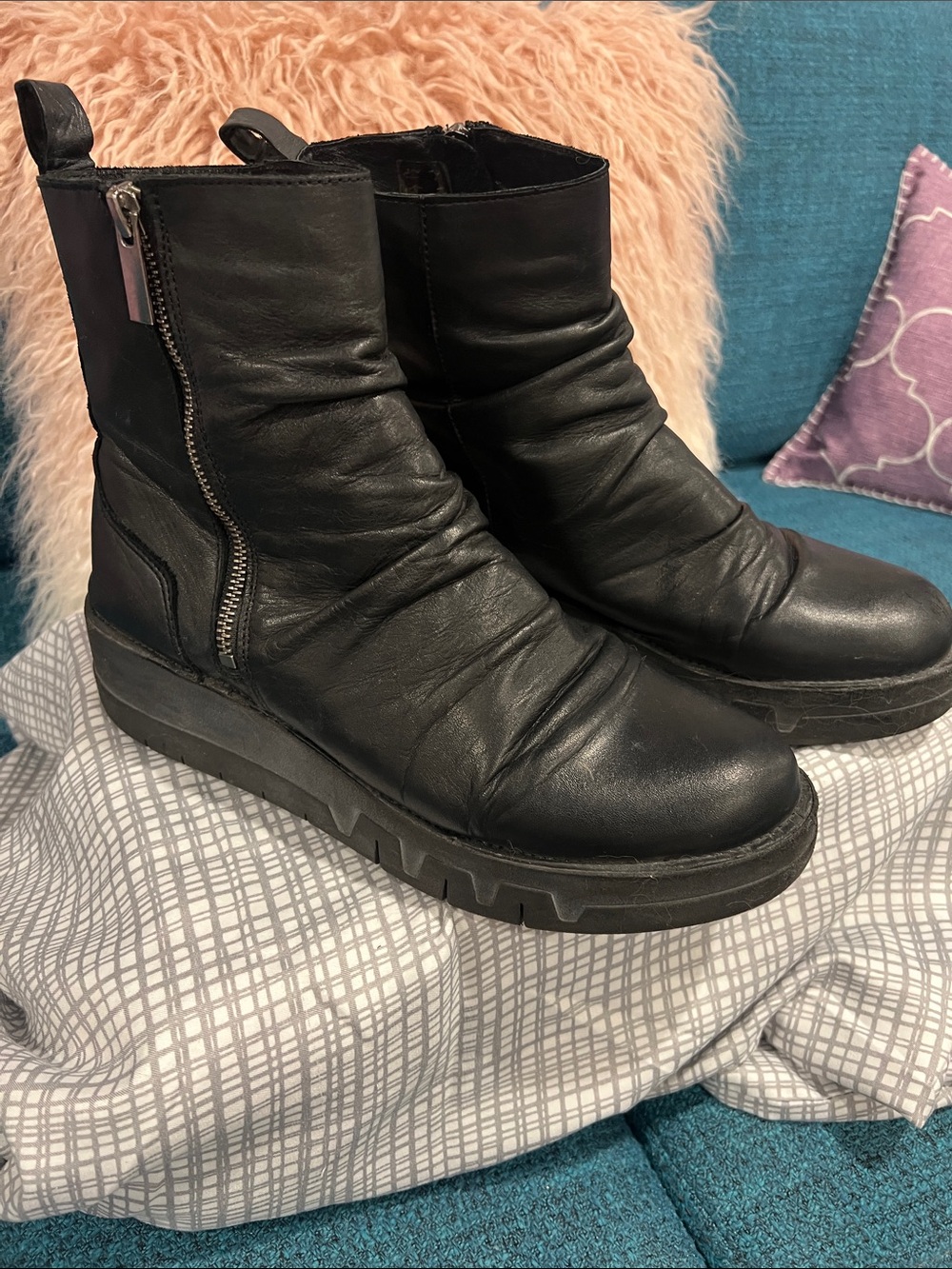 Black Leather Zip Ankle Boots - Unbranded